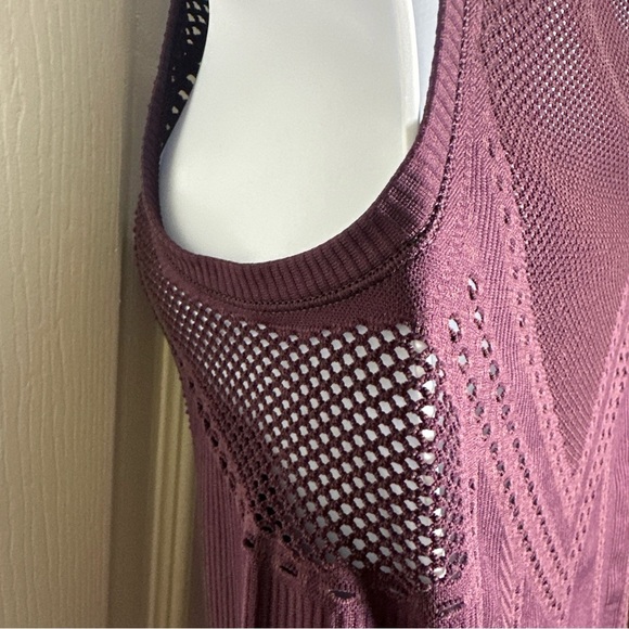 Athleta Purple Mesh Workout Tank Top Size XS Perforated Ventilated Beachy Gym - Picture 9 of 10